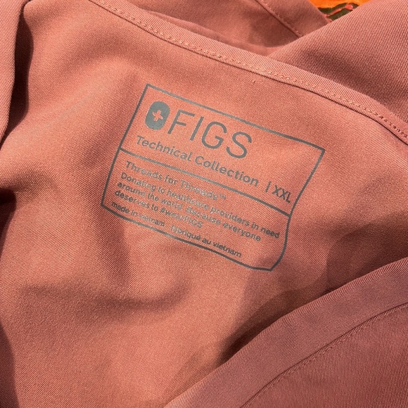 FIGS Catarina Top - Picture 5 of 6